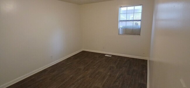 Building Photo - 4926 Francis St