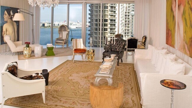 Building Photo - 495 Brickell Ave