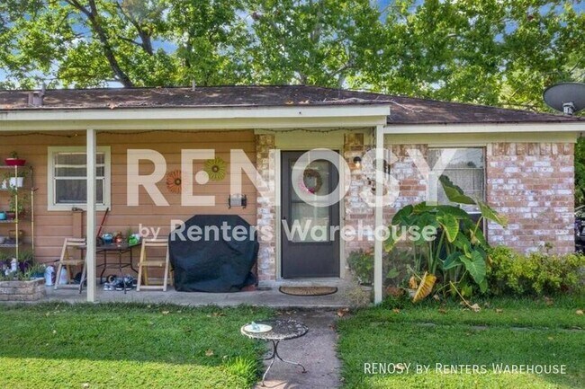 Building Photo - 4537 Dakota St