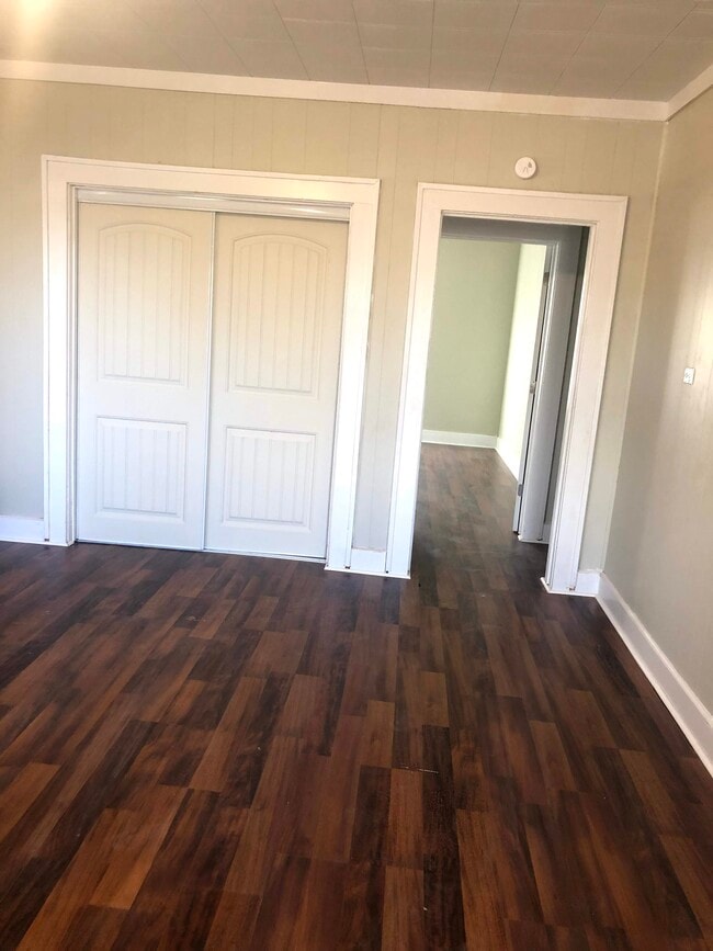 Building Photo - 1210 S Main St