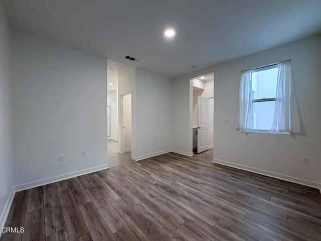 Building Photo - 1568 E Thompson Blvd