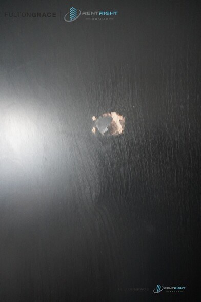 Building Photo - 1712 W Albion Ave