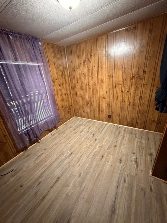 Building Photo - Trailer 9