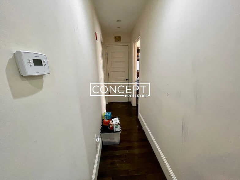 Building Photo - 23 Hillside St