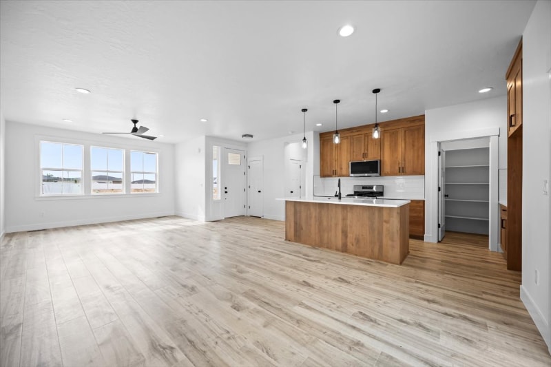 Building Photo - 2130 Justine Ct