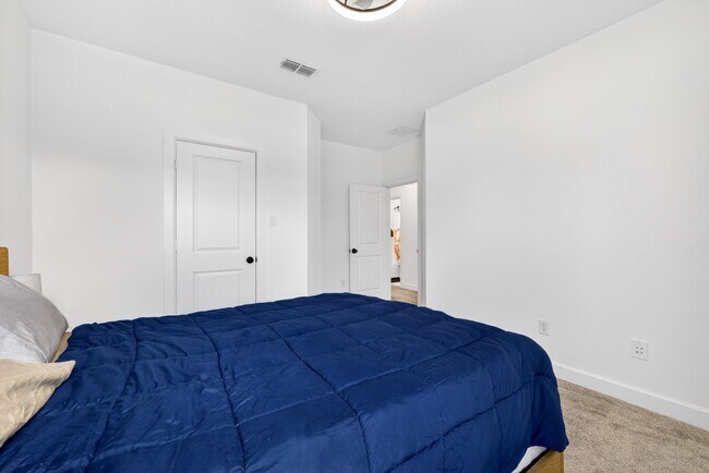 Building Photo - 1514 Park Path Dr