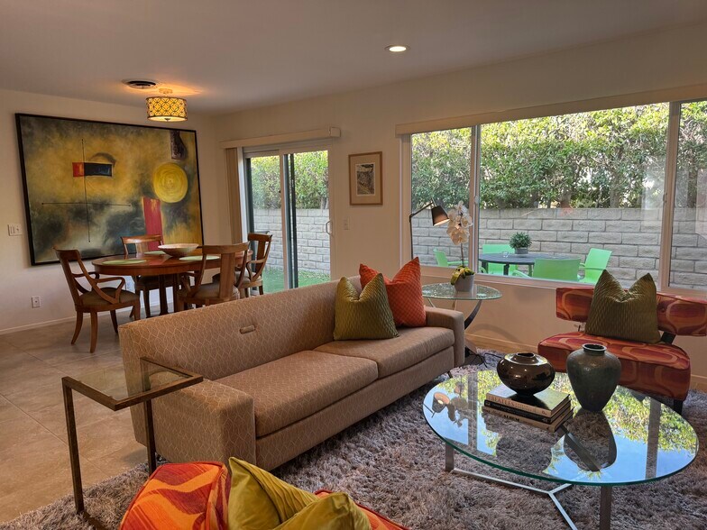 Building Photo - 1486 E Palm Tree Dr