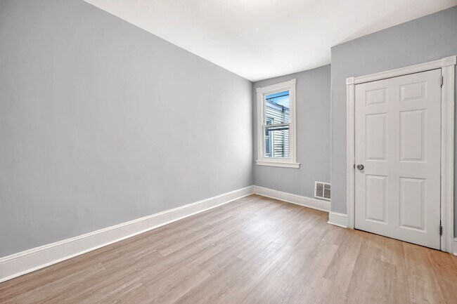 Building Photo - 21 Adella Ave