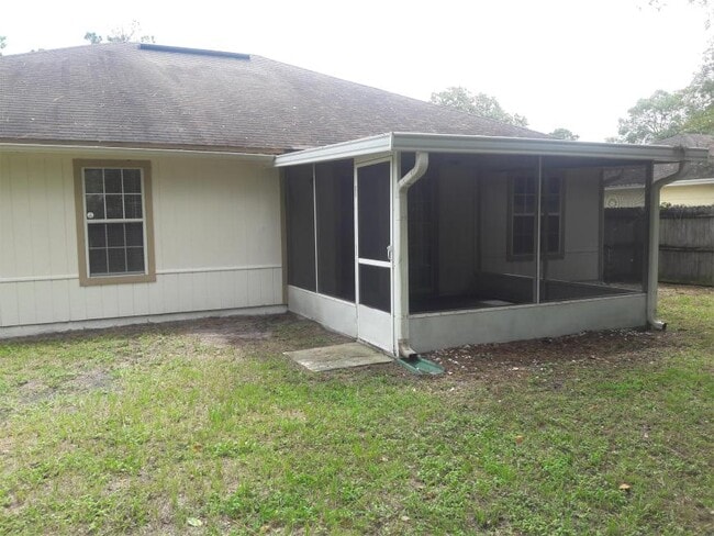 Building Photo - 3 bedroom in Jacksonville FL 32210