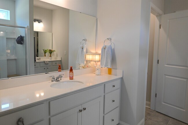 Building Photo - 2464 Campton Lp