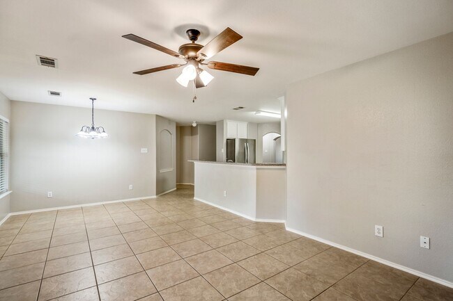 Building Photo - Bright and Beautiful Open-Concept Home!