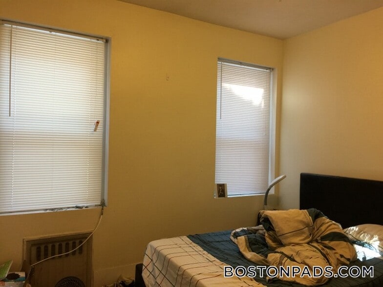 Building Photo - 103 Gordon St