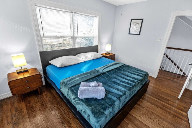 Building Photo - 3321 Charleston St