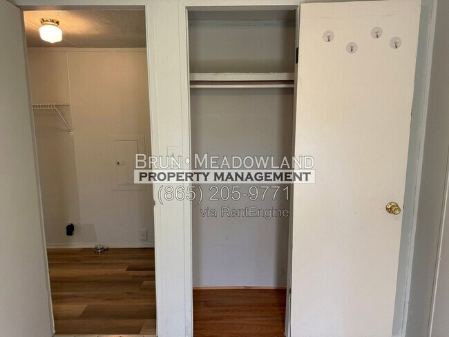 Building Photo - 104 Eakins Dr