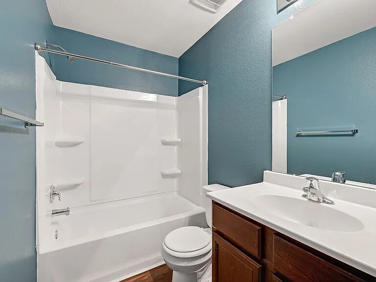 Building Photo - 5502 Rainbow Rd.