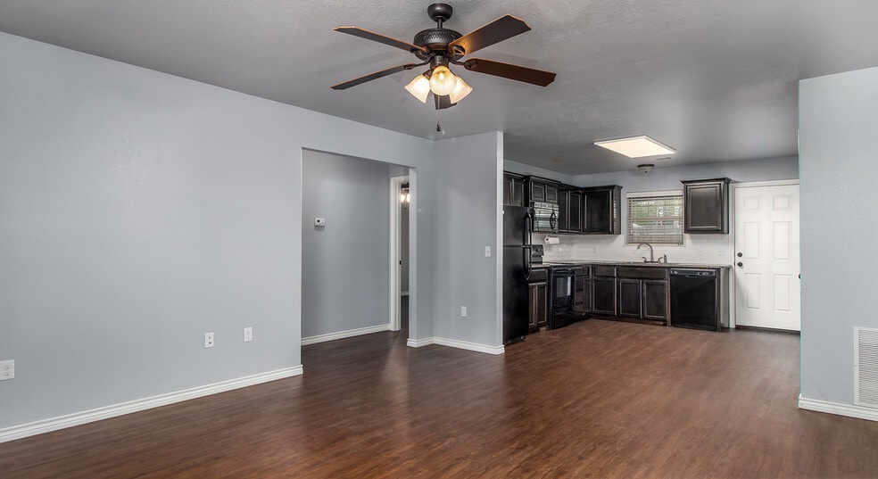 Building Photo - 101 N 1st St