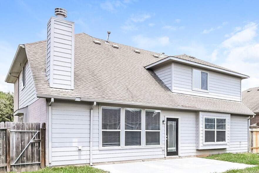 Building Photo - 2307 Siegen Dr