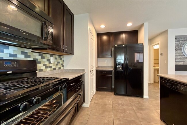 Building Photo - 9937 Baron Coast St