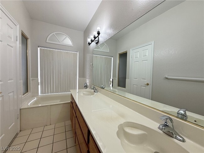 Building Photo - 735 Sea Pines Ln