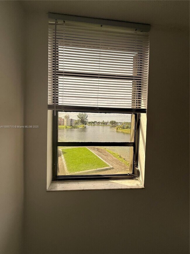 Building Photo - 12219 SW 14th Ln