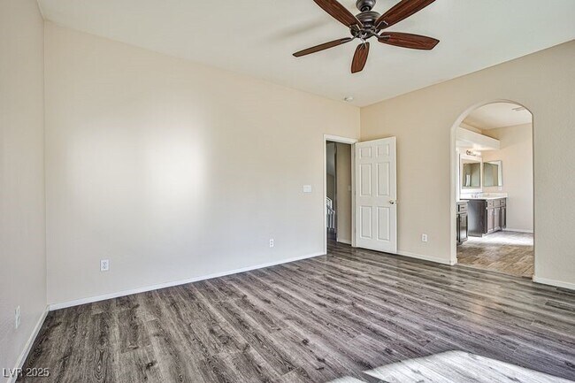 Building Photo - 6709 Kostner St