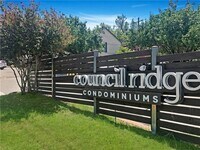 Building Photo - 741 E Oltorf St