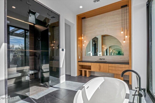 Building Photo - 10249 E Joy Ranch Rd