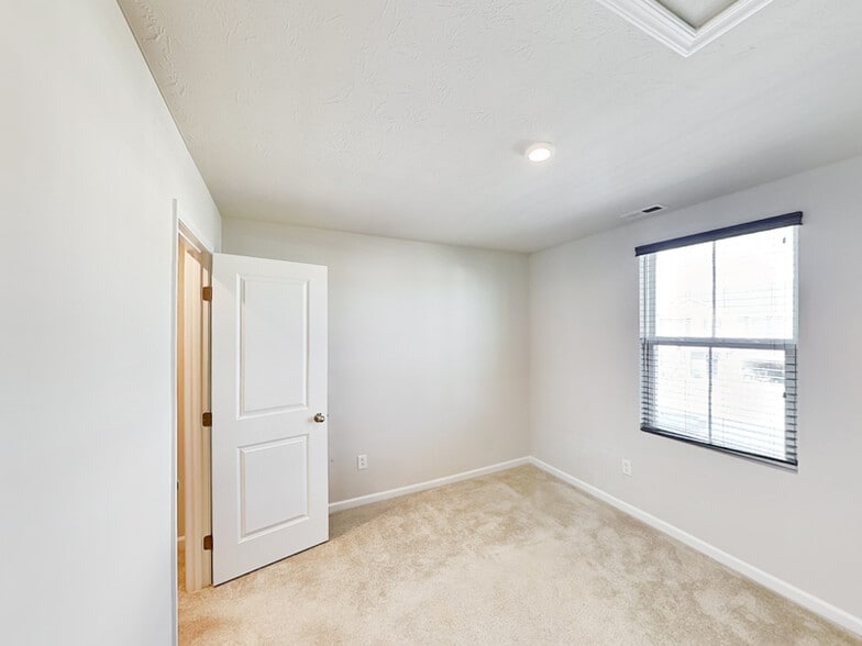 Building Photo - 855 Black Rock Cir