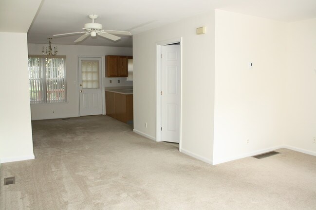 Building Photo - 7923 Ridge Ave