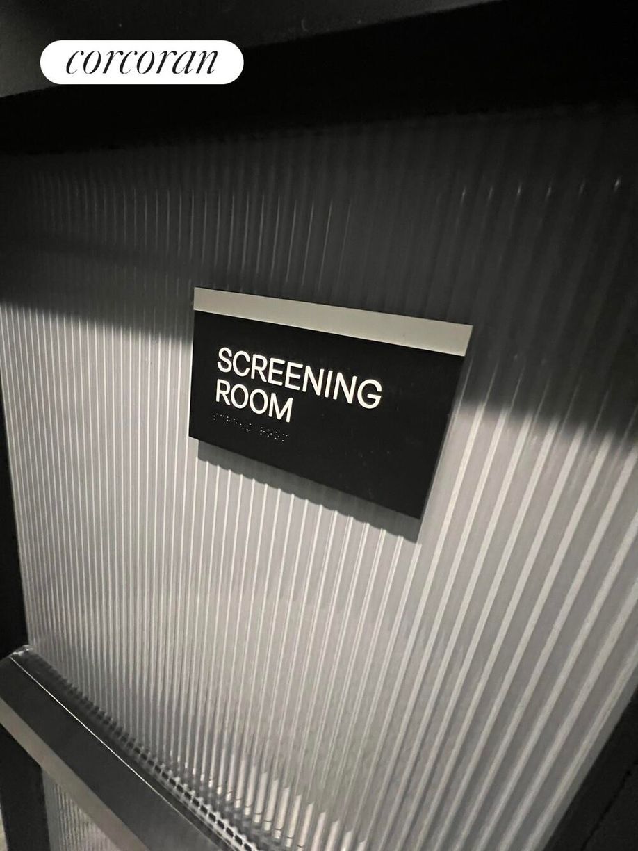 Building Photo - 595 Dean St