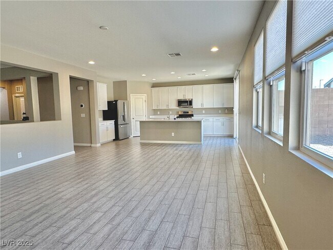 Building Photo - 6237 Fallsview Ct