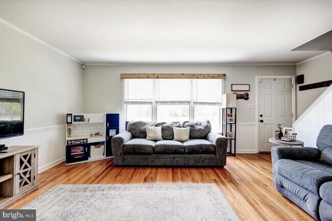 Building Photo - Charming Home in King of Prussia