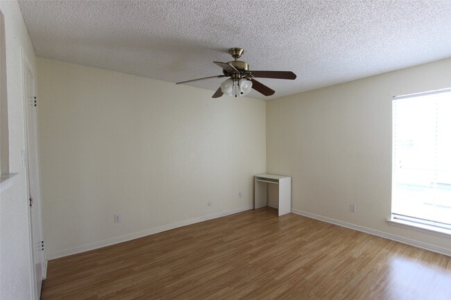 Building Photo - 250 El Dorado Blvd