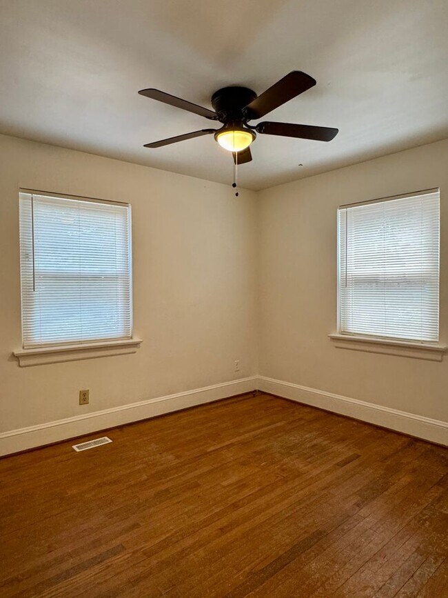 Building Photo - 1204 Duplin Rd