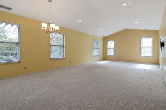 Building Photo - 164 White Branch Ct