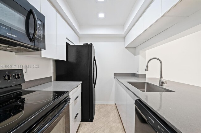 Building Photo - 10001 W Atlantic Blvd