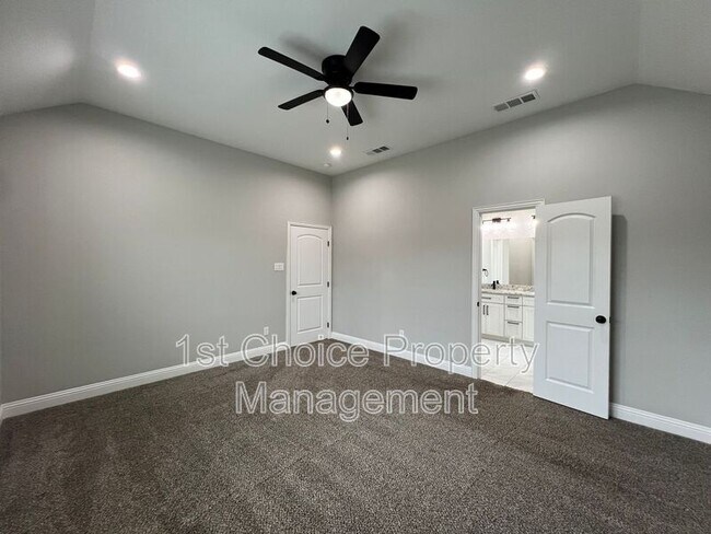 Building Photo - 5413 Harrys Pl