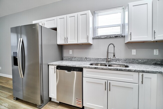 Building Photo - 415 Dequincy St