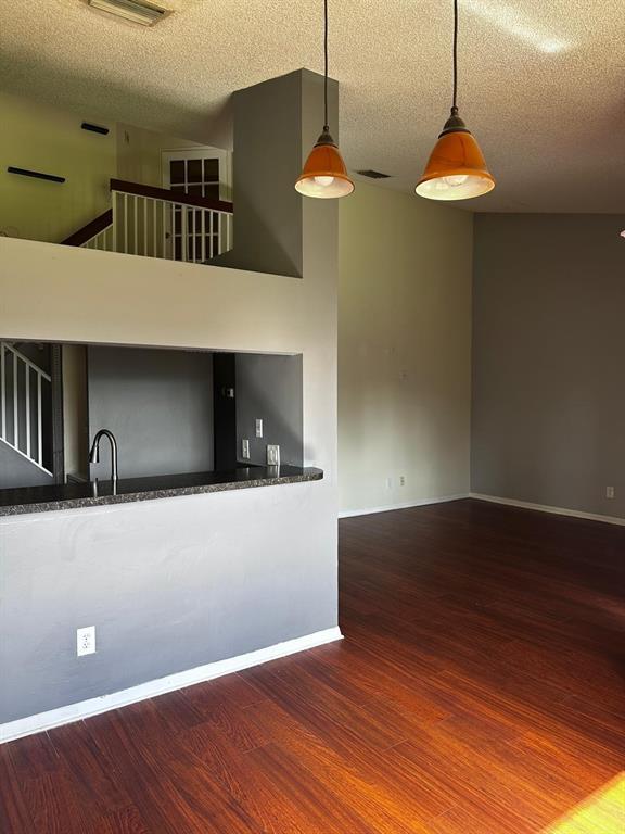 Building Photo - 976 Coral Club Dr