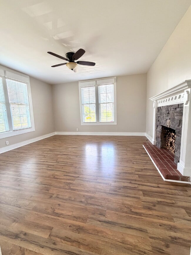 Building Photo - 1316 Broad St