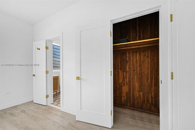 Building Photo - 641 10th St