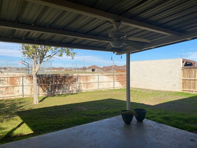 Building Photo - 6911 Stonegate Dr