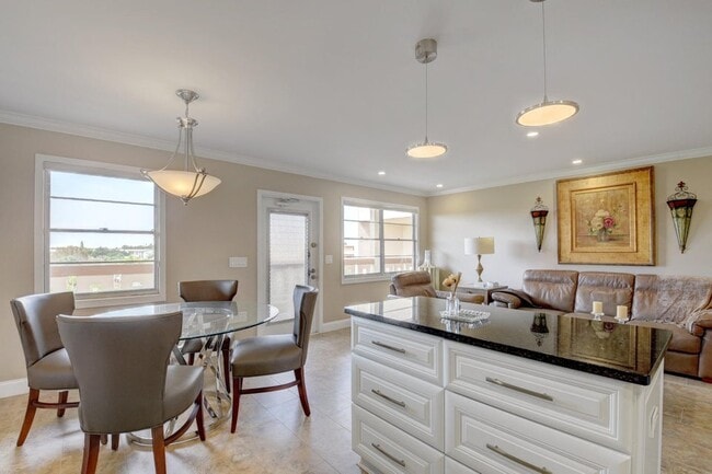 Building Photo - 4028 Newcastle B