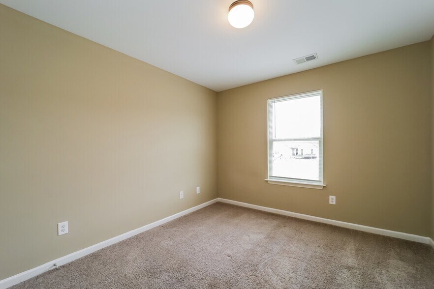 Building Photo - 71 Hamil Ct NW
