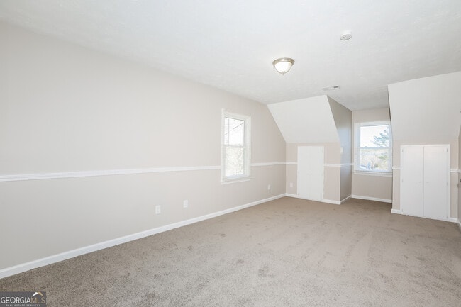 Building Photo - 369 Hillridge Dr