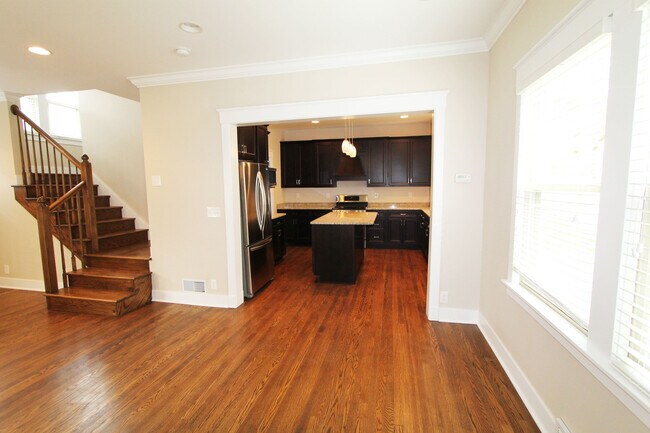 Building Photo - Amazing is an understatement for this 5-star Kitchen! Famous Warren Buffet Neighborhood