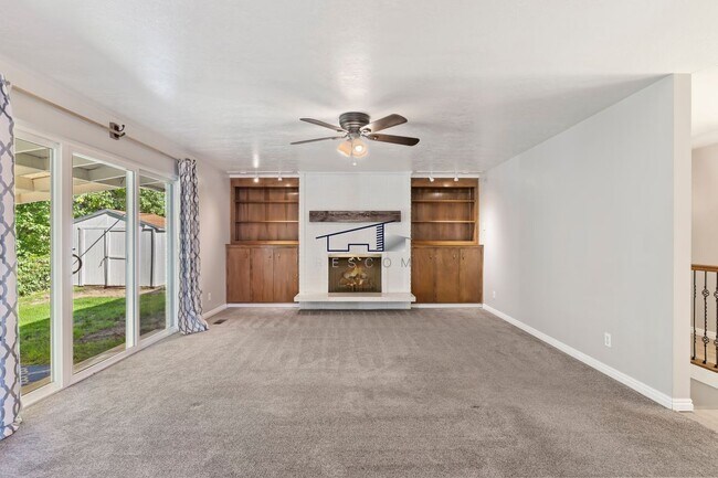 Building Photo - 3179 Hawthorne Ave