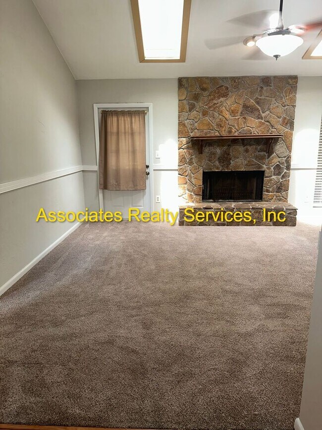 Building Photo - Single Family home in The Woodland in SW Gainesville-Great Location!