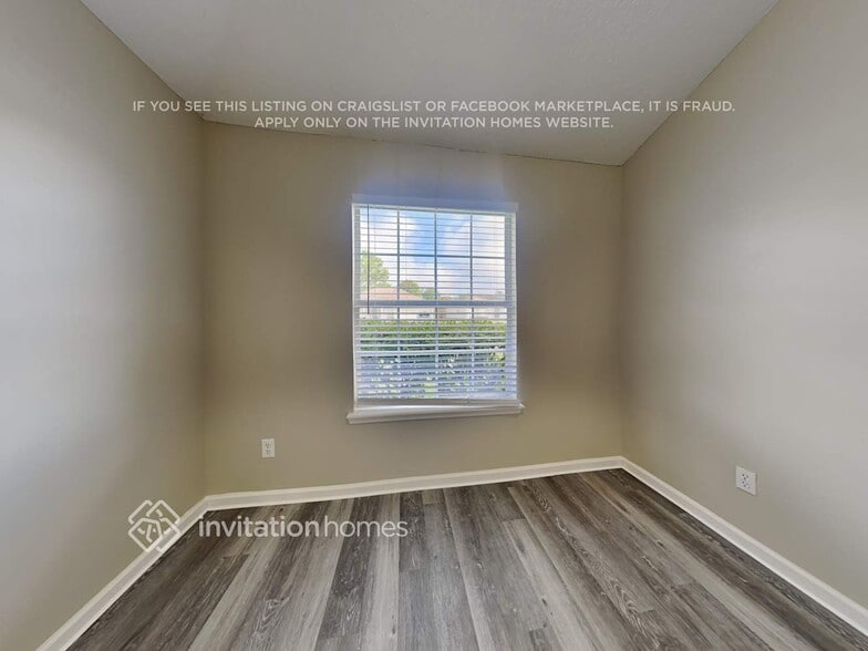 Building Photo - 1672 Northglen Cir