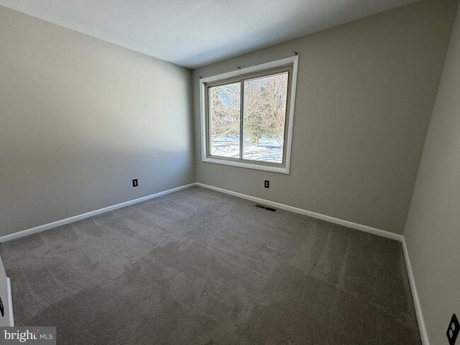 Building Photo - 111 Eastford Ct